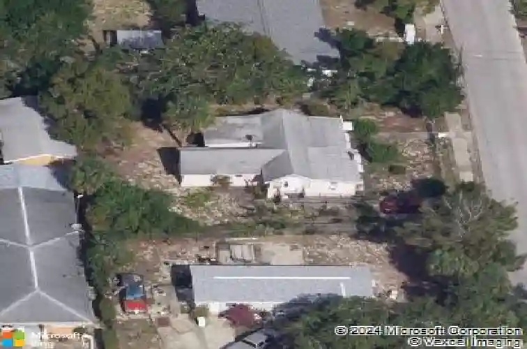 426 s disston ave, tarpon springs,  FL 34689