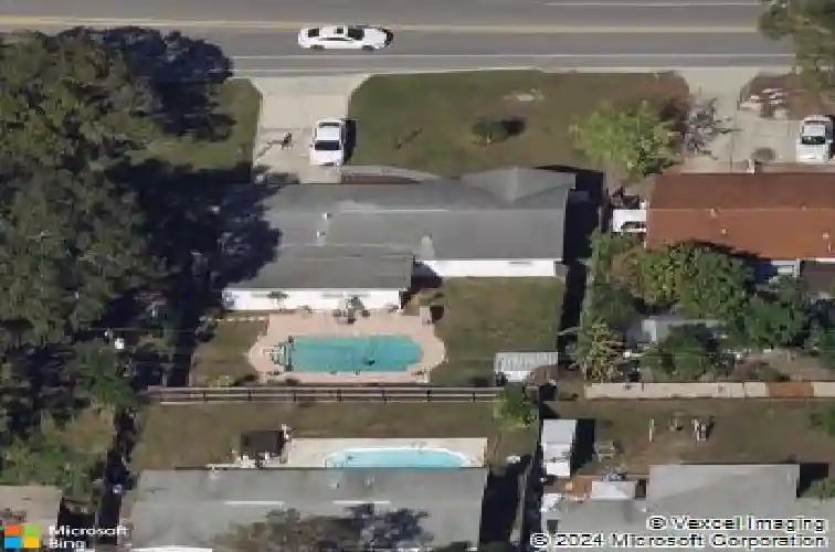 5700 30th ave n, saint petersburg,  FL 33710