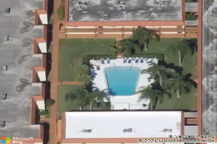 10365 paradise blvd #4
                                ,Unit Apt 4, treasure island,  FL 33706