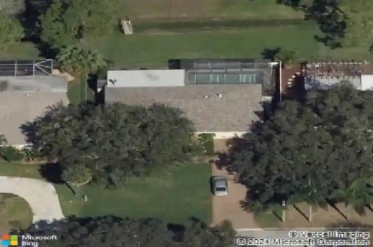 1443 54th ave ne, saint petersburg,  FL 33703