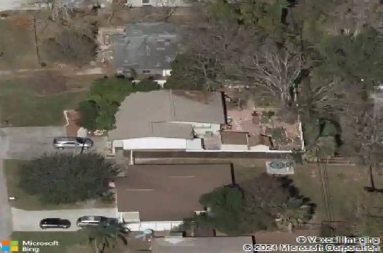 107 emerald ln, largo,  FL 33771