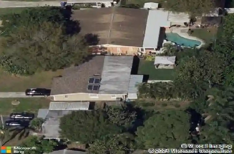 9023 bay st ne, saint petersburg,  FL 33702