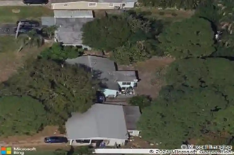 9007 bay st ne, saint petersburg,  FL 33702