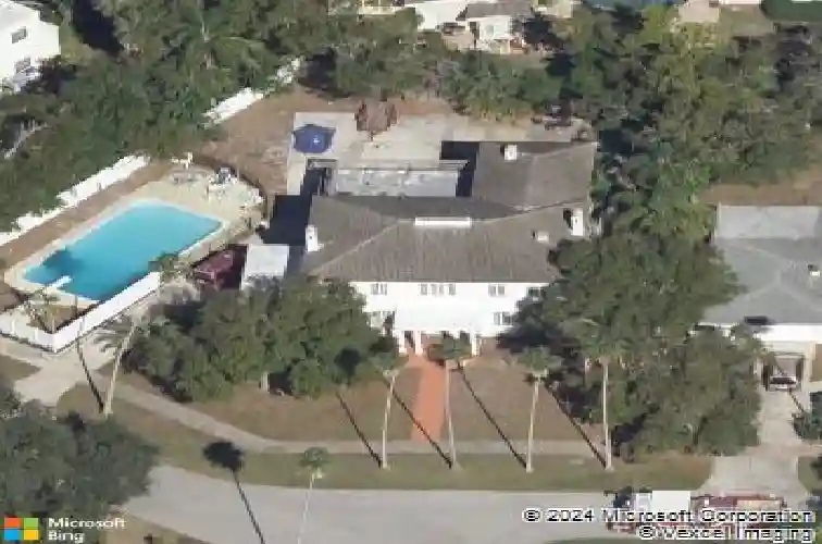 456 gardenia st, belleair,  FL 33756