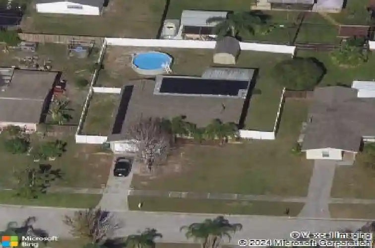 8593 lantana dr, seminole,  FL 33777