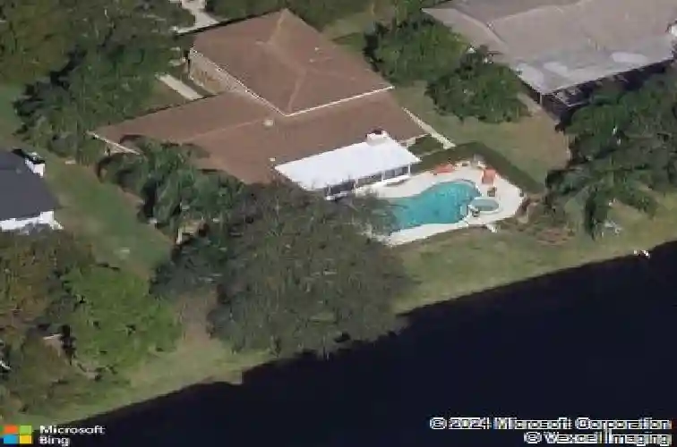 8950 baywood park dr, seminole,  FL 33777