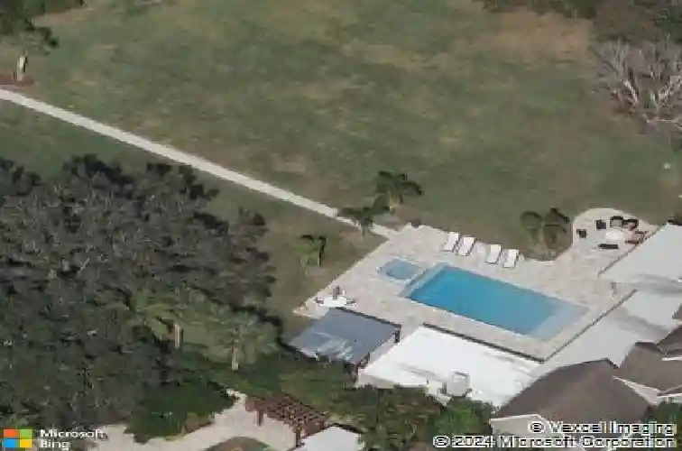 7400 14th st ne, saint petersburg,  FL 33702