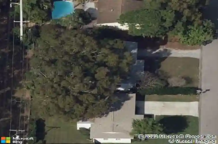 8444 15th way n, saint petersburg,  FL 33702