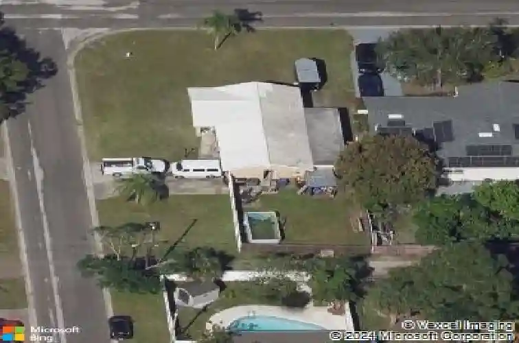 7499 7th st n, saint petersburg,  FL 33702