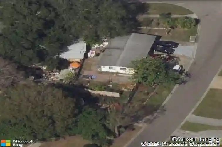 218 se jefferson cir n, saint petersburg,  FL 33703