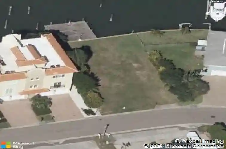 160 174th terrace dr e, redington shores,  FL 33708