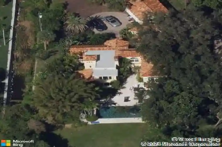 7240 dr martin luther king jr st s, saint petersburg,  FL 33705