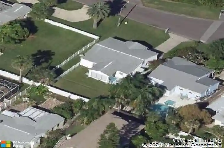 15548 1st st e, redington beach,  FL 33708