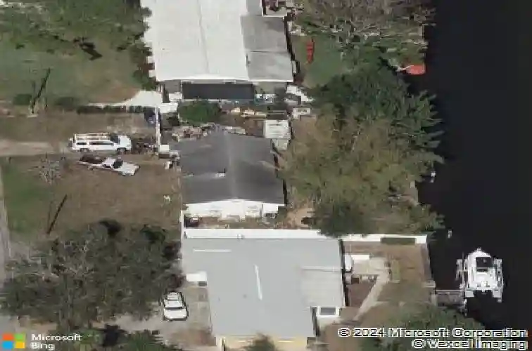 9233 sun isle dr ne, saint petersburg,  FL 33702