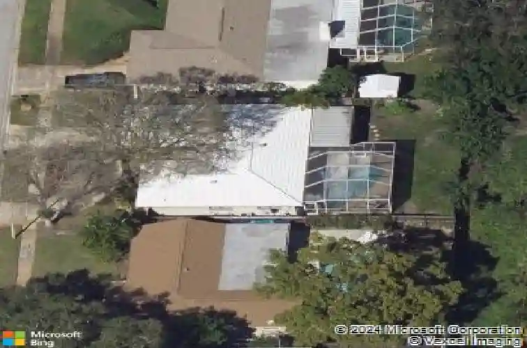 8693 pinetree dr e, seminole,  FL 33772