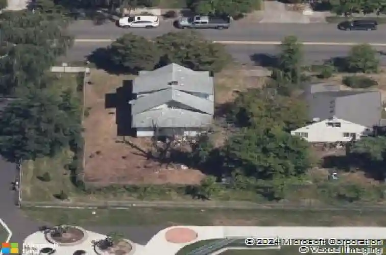 3102 ne dekum st, portland,  OR 97211