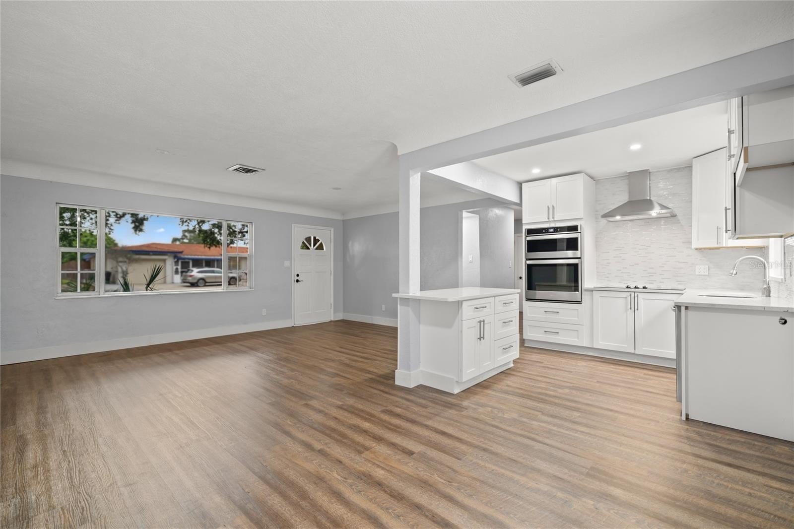 6950 29th ter n, saint petersburg,  FL 33710