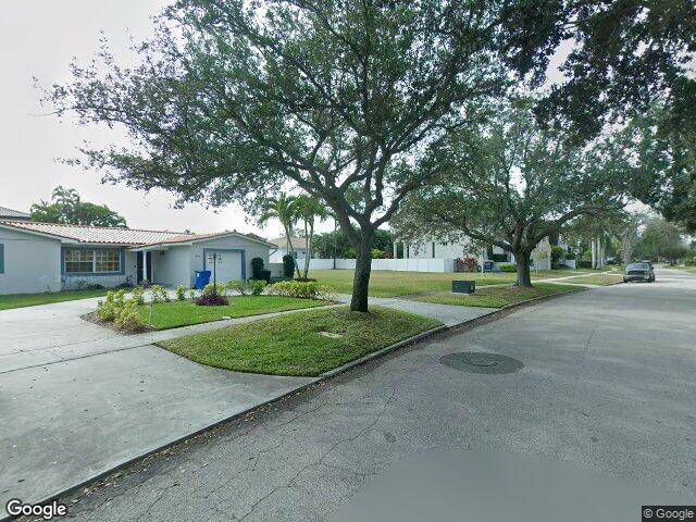 372 bayview dr ne, saint petersburg,  FL 33704