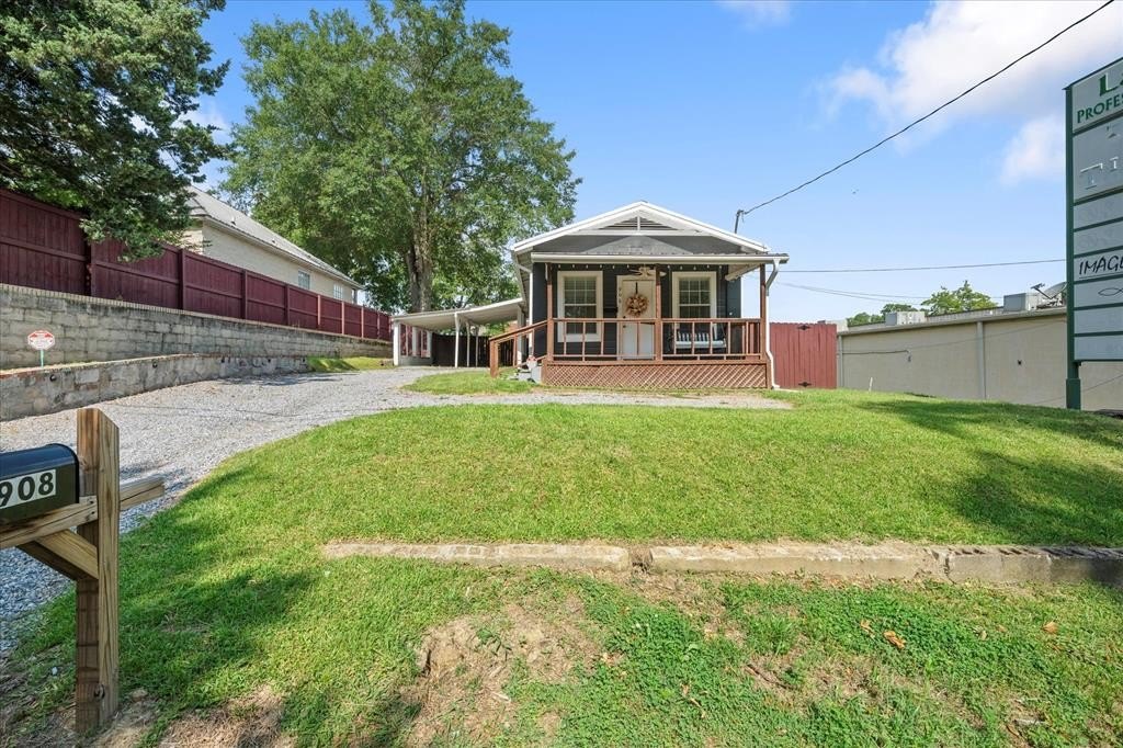 908 n 15th ave, laurel,  MS 39440