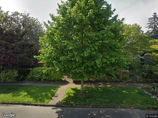 7904 se taylor st, portland,  OR 97215