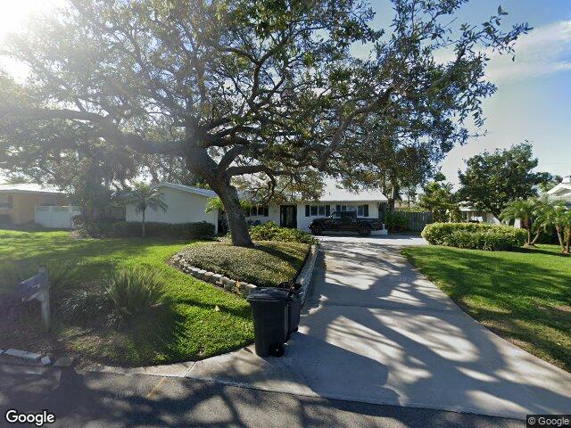 127 oakwood dr, largo,  FL 33770