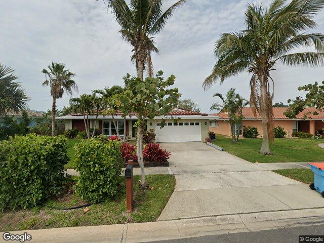 10444 majestic dr, largo,  FL 33774