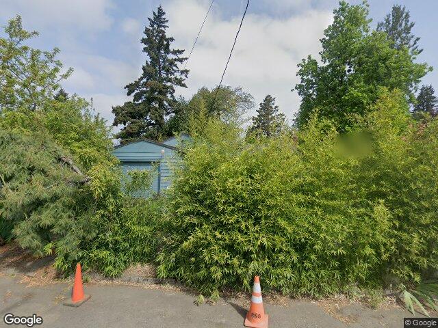8047 se clay st, portland,  OR 97215