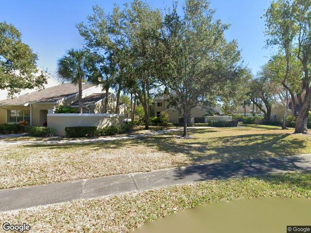 8352 meadowbrook dr, seminole,  FL 33777