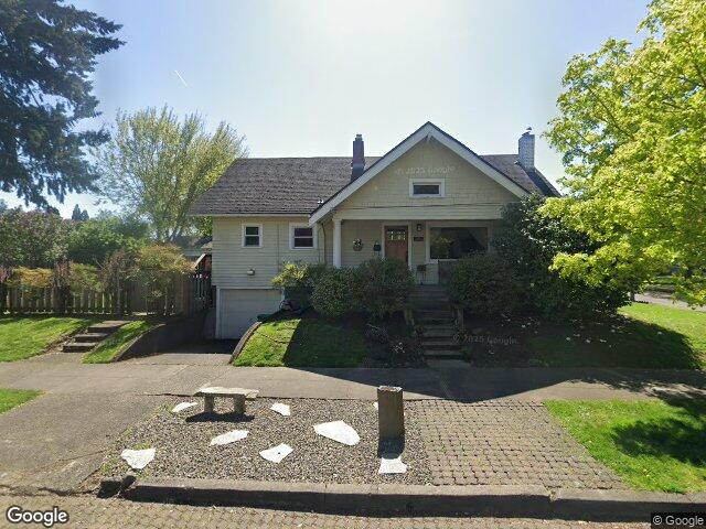 2106 se knapp st, portland,  OR 97202