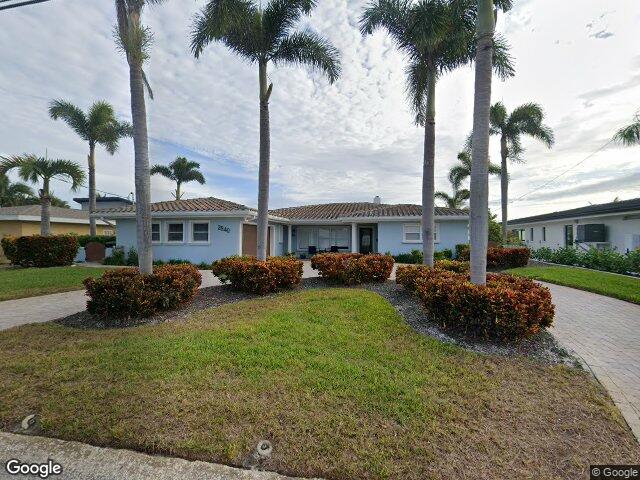 2540 e bay isle dr se, saint petersburg,  FL 33705