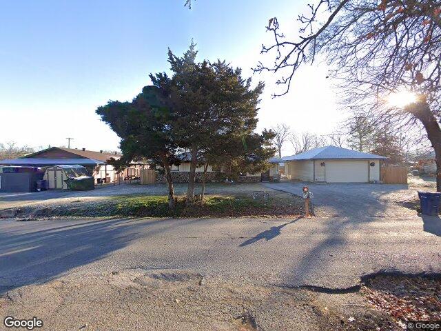 809 s elm st, siloam springs,  AR 72761