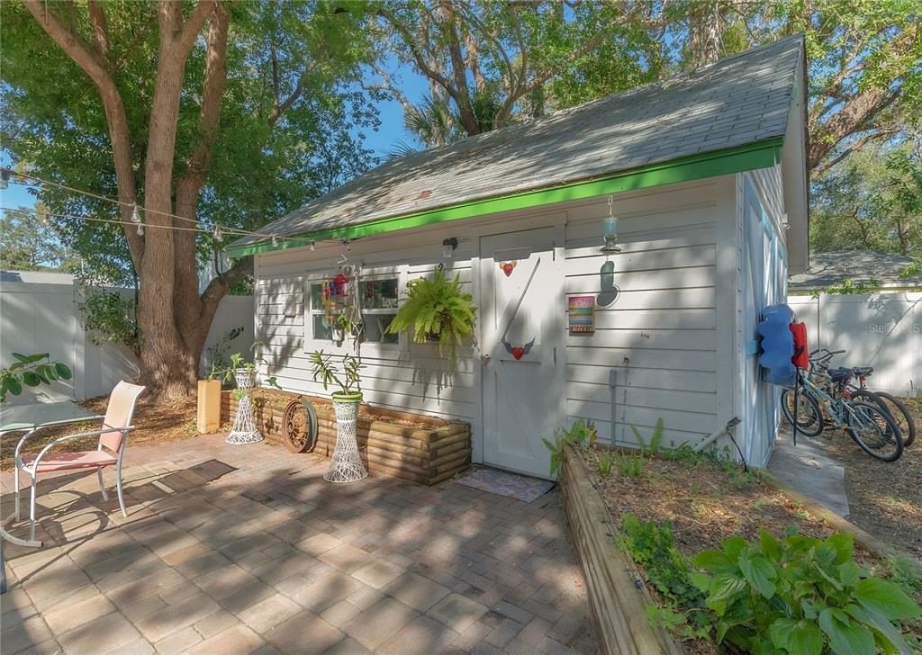 448 locklie st, dunedin,  FL 34698