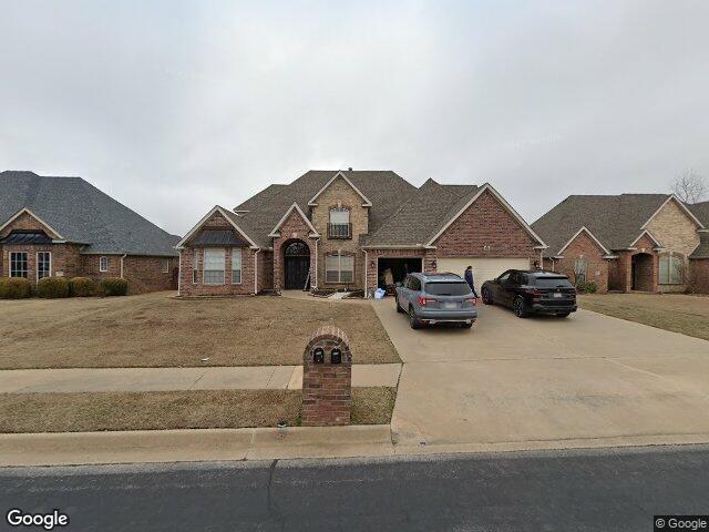 305 se fullerton st, bentonville,  AR 72712