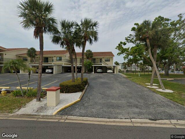 10200 regal dr, largo,  FL 33774