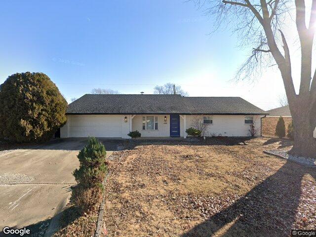 1605 se p st, bentonville,  AR 72712