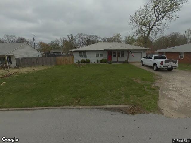 808 nw 8th st, bentonville,  AR 72712