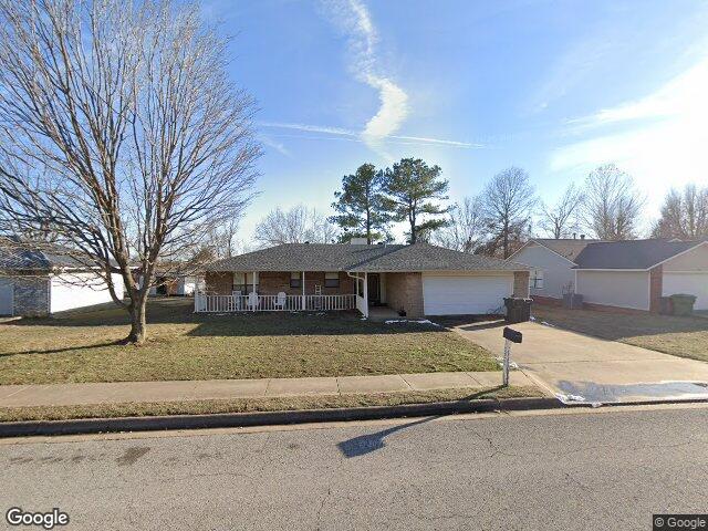 1322 w lela st, rogers,  AR 72758