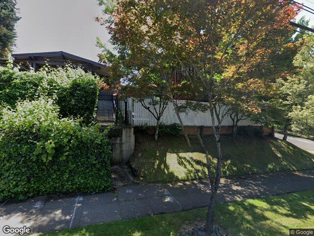 8702 ne glisan st, portland,  OR 97220