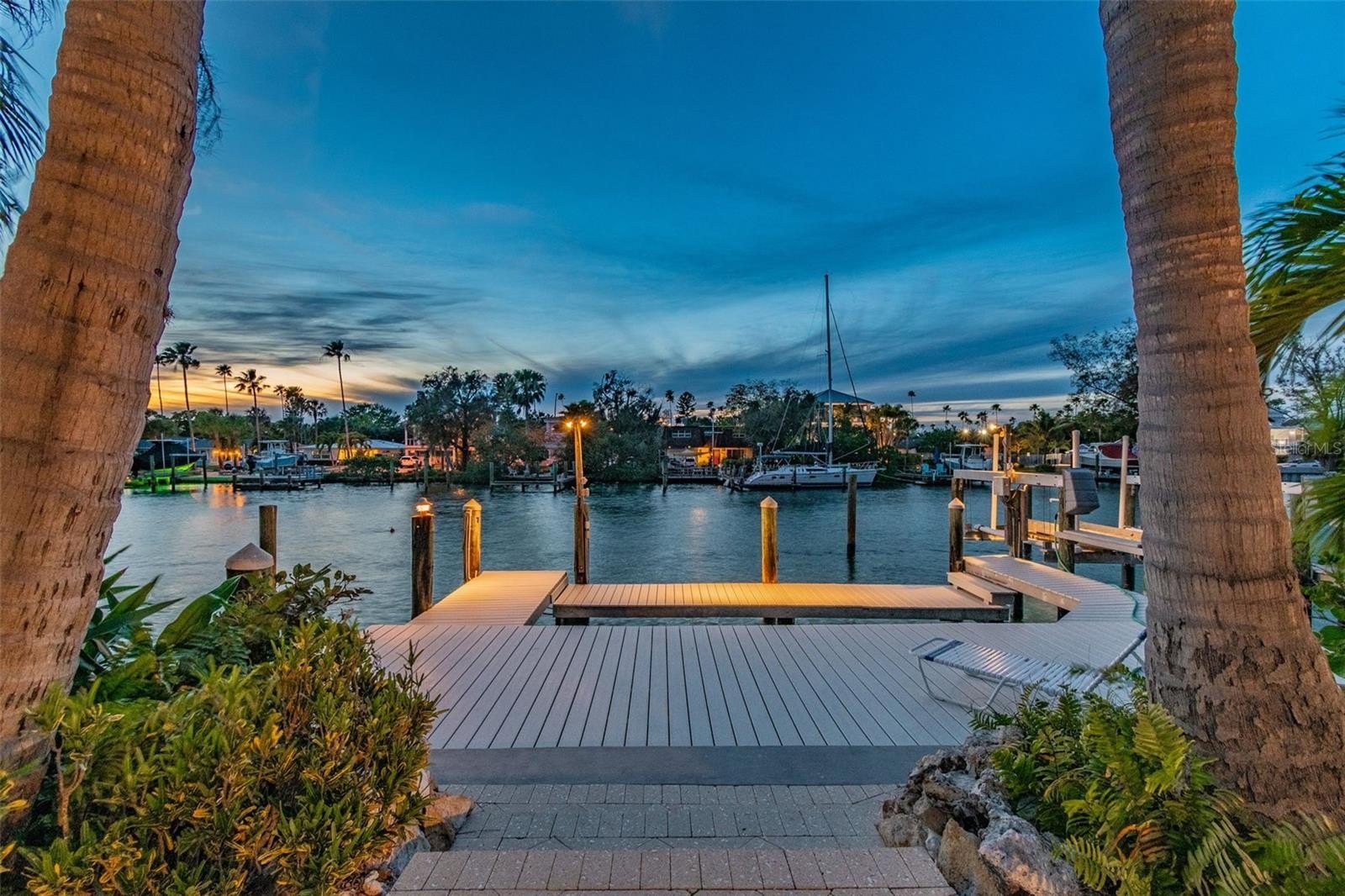 2890 alton dr, st pete beach,  FL 33706