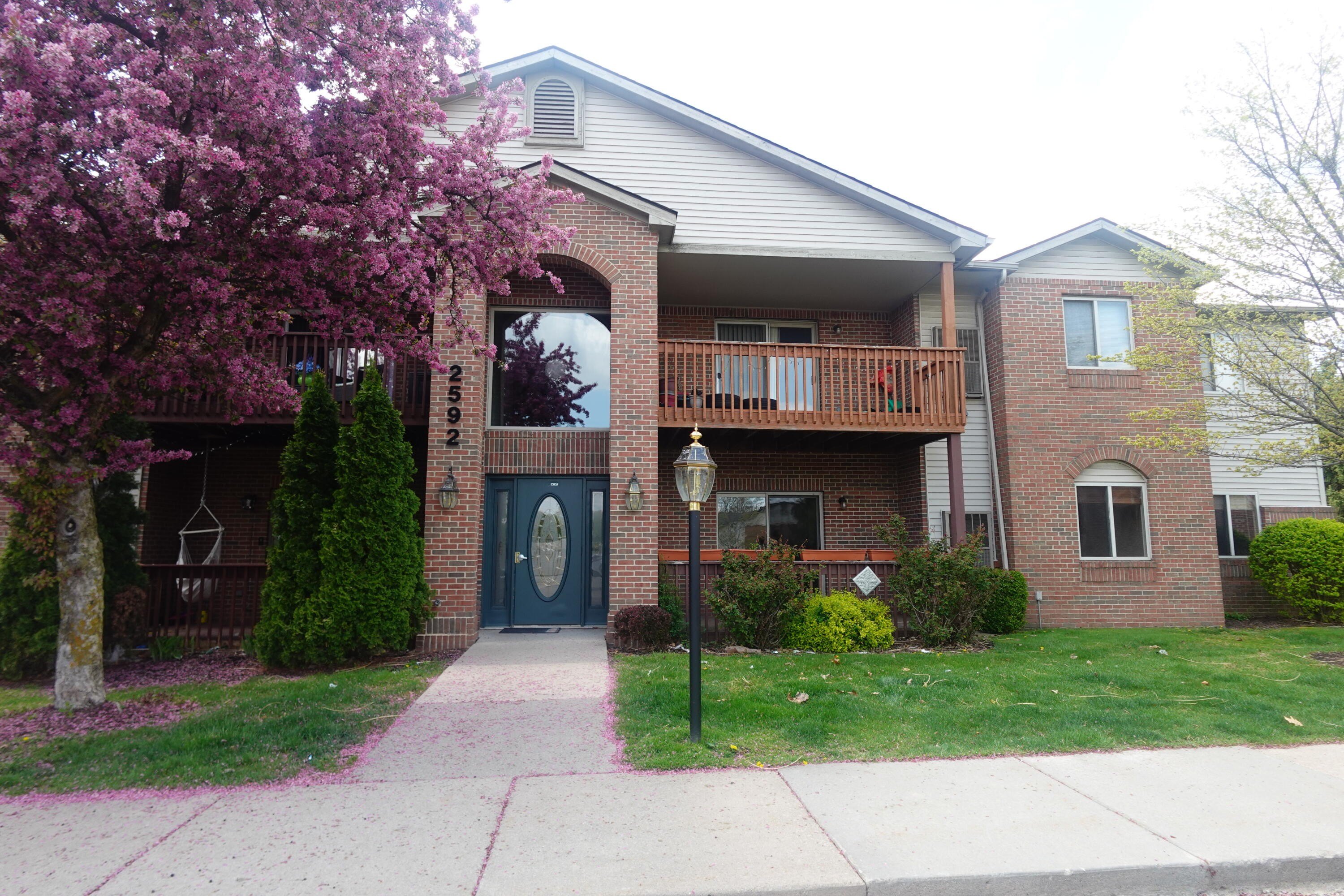 2592 eagles cir #4, ypsilanti,  MI 48197
