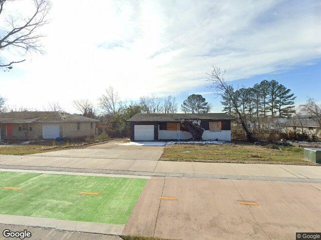 402 & 404 se 8th street, bentonville,  AR 72712