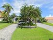 2002 carolina cir ne, saint petersburg,  FL 33703