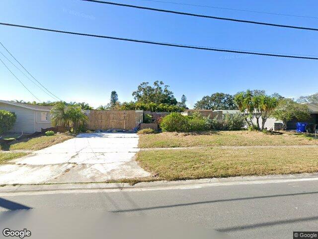 5820 denver st ne, saint petersburg,  FL 33703